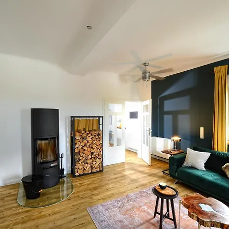 아파트 Schickes Chalet-Apartment Mit Extra Schlafzimmer Bruchköbel